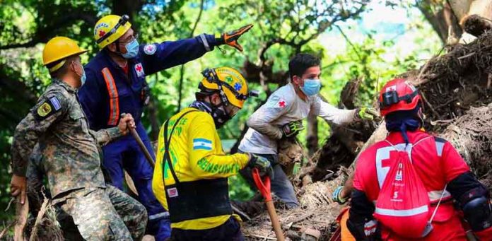 Presidente Bukele apoyará económicamente a socorristas que auxilien en emergencias presidente-bukele-apoyara-economicamente-a-socorristas-que-auxilien-en-emergencias